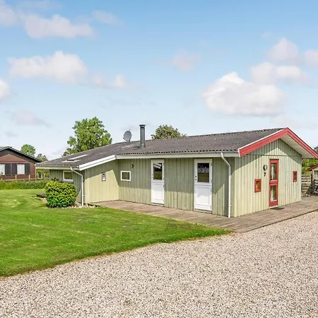 Holiday home Paradisvejen Humble